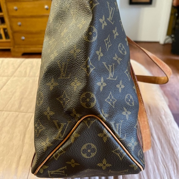 Authentic LV Large Sac Shopping Tote - Picture 9 of 16